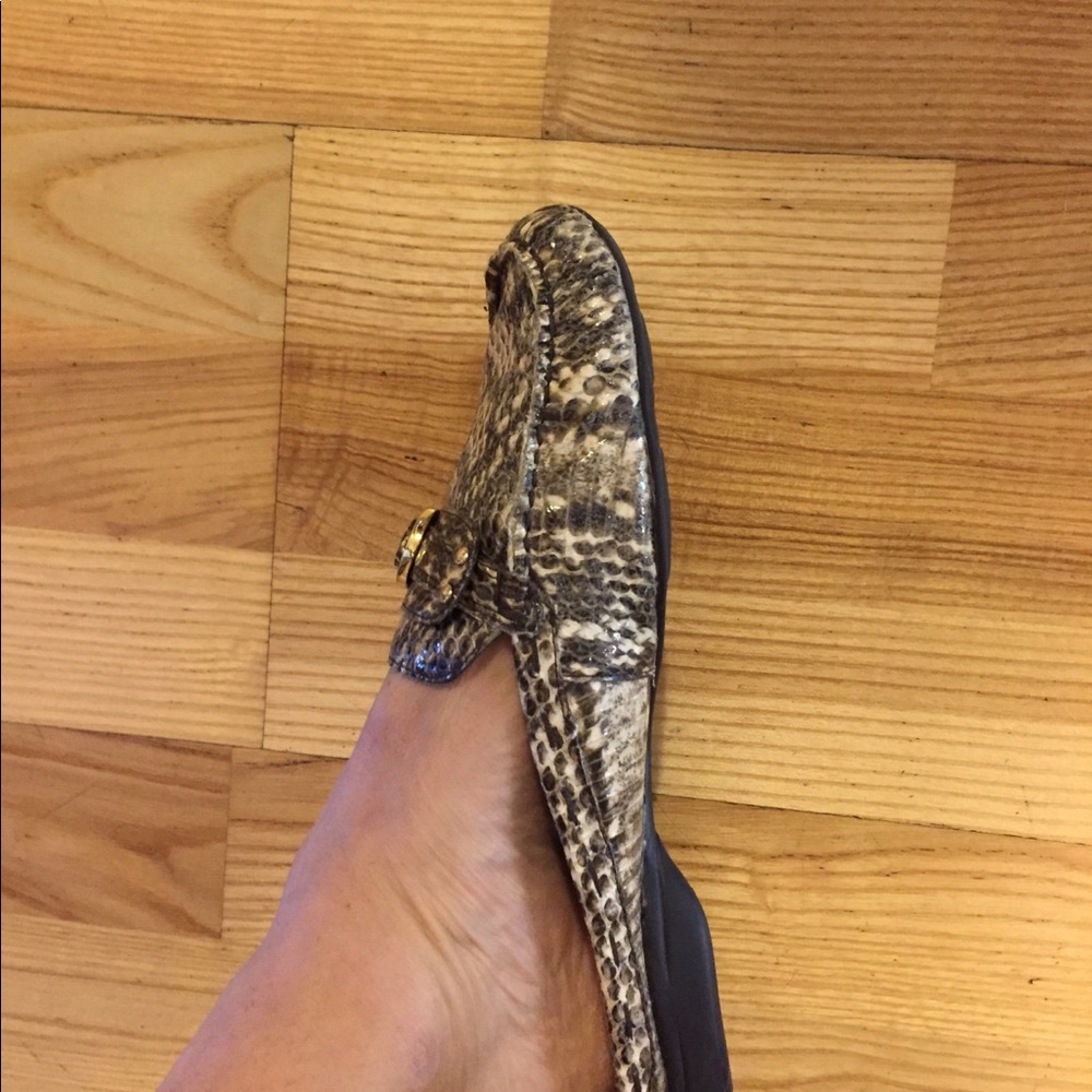 Tahari Grace Slip on loafer - Picture 2 of 3